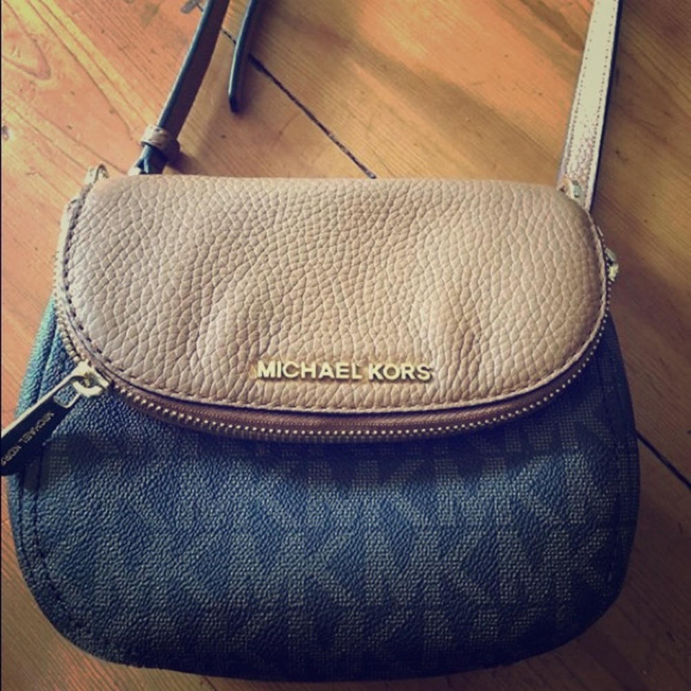 Michael Kors crossbody purse